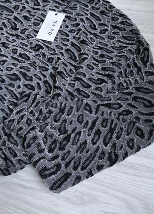Черно серый стильный леопардовый свитер3 фото