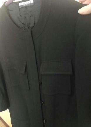 Красивое стильное пальто,из тонкой шерсти.2 фото