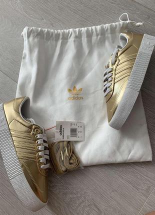 Кросівки adidas