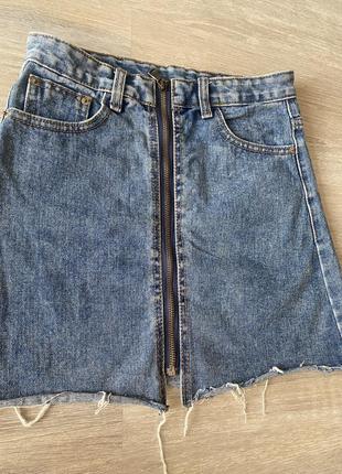 Стильные короткие джинсовые юбки