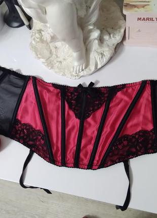 Ann summers красный атласный пояс для чулок3 фото