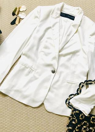 Гарний масляний піджак бренду zara