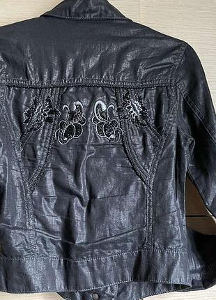 Стильна жіноча легка куртка sassofono (туреччина) розмір xs - s