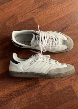 Adidas кроссовки