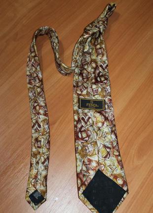 Fendi краватку