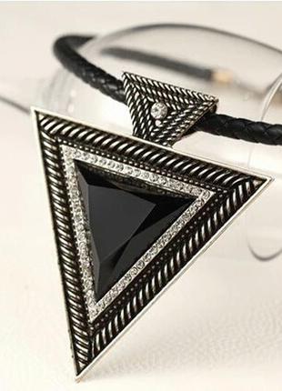 Украшение роскошное, металл,кулон с чёрным глянцевым камнем ,треугольник1 фото