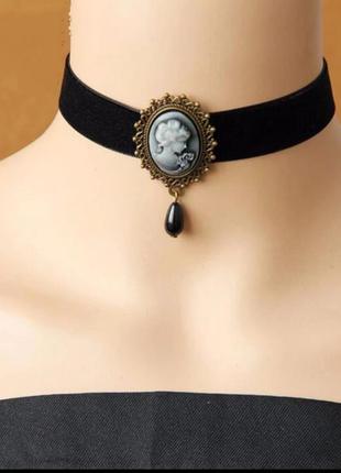 Чокер с камеей