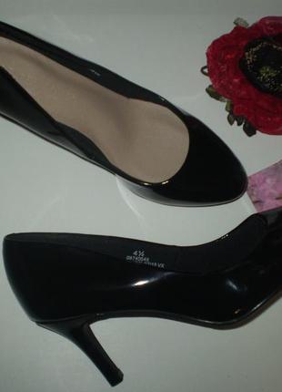 Новые женские лаковые туфли markc&spencer uk4,5 37,5см широкие стопы