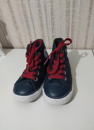 Взуття на хлопчика