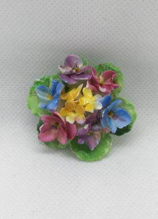 Винтажная брошь костяной фарфор из великобритании.