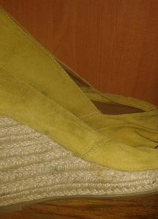 Стильні жовті босоніжки еко замша р39 atmosphere