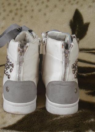 37 р. шикарные фирменные белые кожаные ботиночки/ сникерсы6 фото