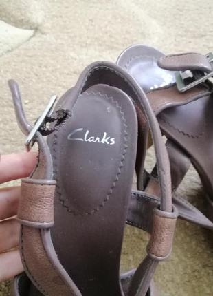 Шикарні босоніжки clarks, 39р.3 фото