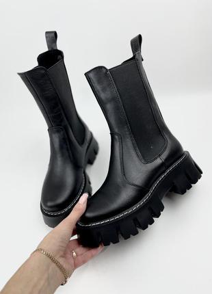 Чёрные ботинки челси на высокой подошве из натуральной кожи3 фото