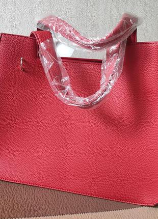 Шикарная сумка красного цвета новая!4 фото