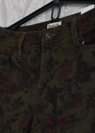 Boysen's оливкові хакі джинси в принт квіти3 фото