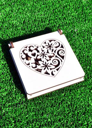 Подставка для обручальных колец сердце с крышкой деревянная свадебная сердечко коробочка белая5 фото