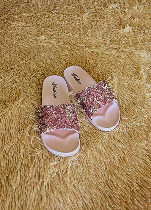 Распродажа тапочки шлепанцы