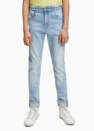 Стильные брендовые джинсы на невысокого стройного парня или подростка