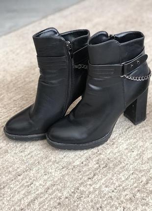 Черевички на каблука