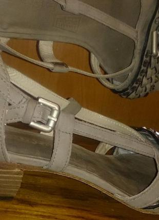 Стильні сірі босоніжки камінці kennel schmenger р37