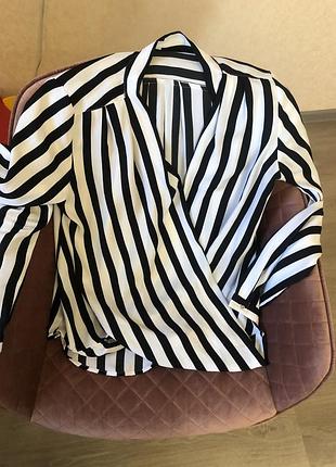 Стильна базова блуза