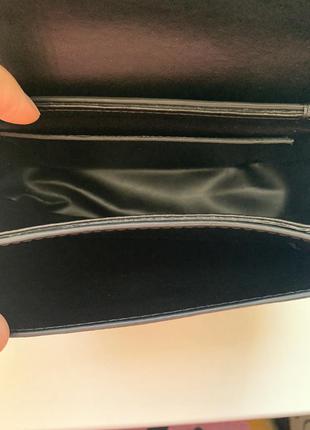 Очень крутая сумочка в стиле valentino чёрного цвета4 фото