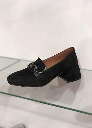 Туфли из натуральной замши на низком каблуке 4см