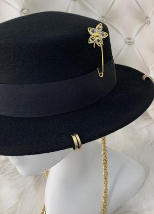 Шляпа канотье черная с цепью и пирсингом pin flower шерсть 100 %4 фото