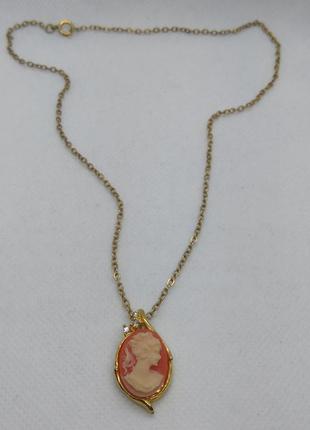 Винтажная подвеска камея из великобритании.