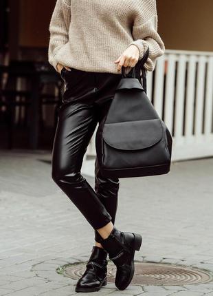 Стильний місткий черный рюкзак-сумка трансформер для прогулянки7 фото