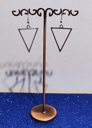 Сережки трикутник.