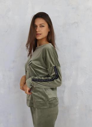 Велюровый костюм mihra
турция
хлопковая основа, в наличии расцветки и размеры