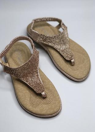 Женские босоножки