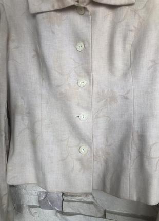 Скидка пиджак льняной бежевый женский приталенный короткий3 фото