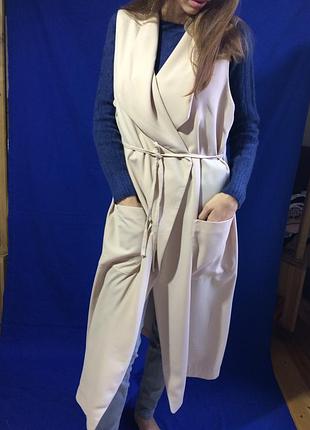 Жилетка женская  бежевая длинная