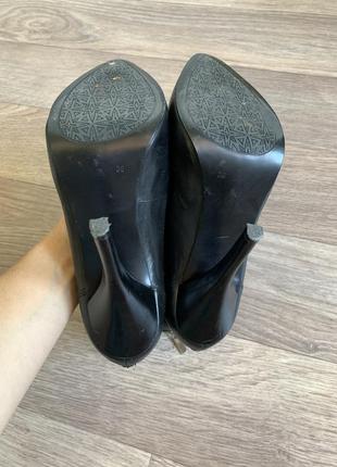 Шикарные кожаные туфли на шпильке на каблуке9 фото