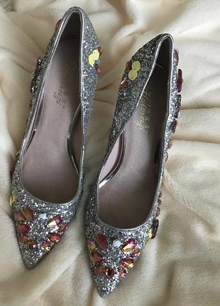 Нарядні туфлі3 фото