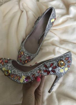 Нарядні туфлі4 фото