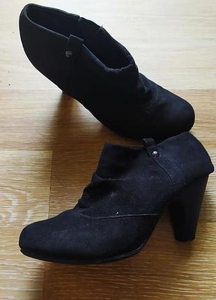 Ботильйони черевики жіночі на підборах