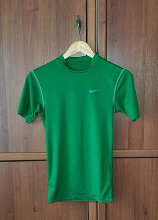 Компрессионная спортивная футболка nike compression swoosh