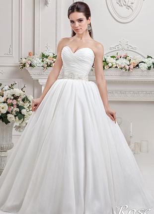 Весільна сукня / весільну сукню кольору айворі / весільна сукня