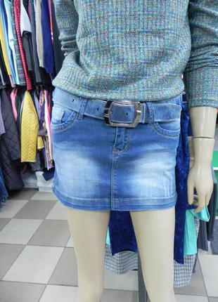 Крута джинсова міні-спідниця, дуже стильна і зручна