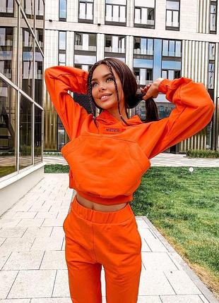 Стильный костюм