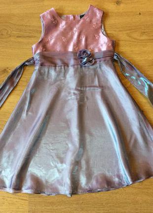 Нарядное платье на 3-4 года