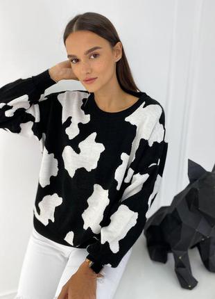 Женский свитер джемпер с принтом черно белый оверсайз модный трендовый стильный2 фото