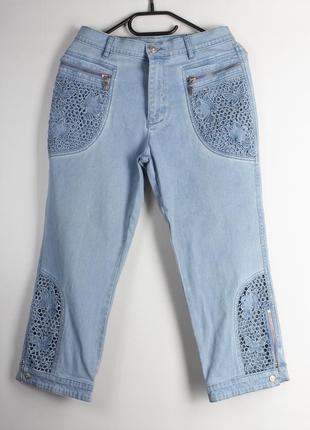 Симпатичные женские джинсовые бриджи с ажурными узорами