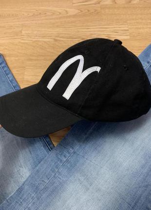 Фірмова яскрава кепка heather grey,чорна бейсболка