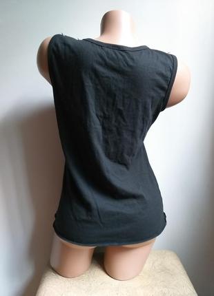 Haun. черная футболка с пирсингом. футболка с люверсами. футболка с вышивкой.3 фото