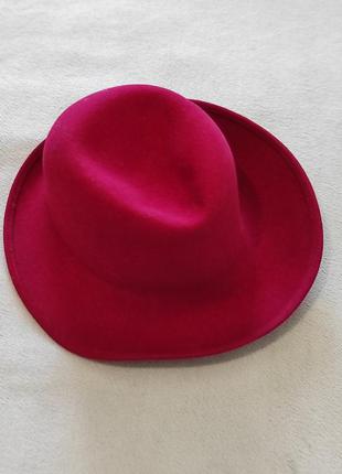 Шляпа женская фетровая бордовая мягкая круглая кокетливая.4 фото